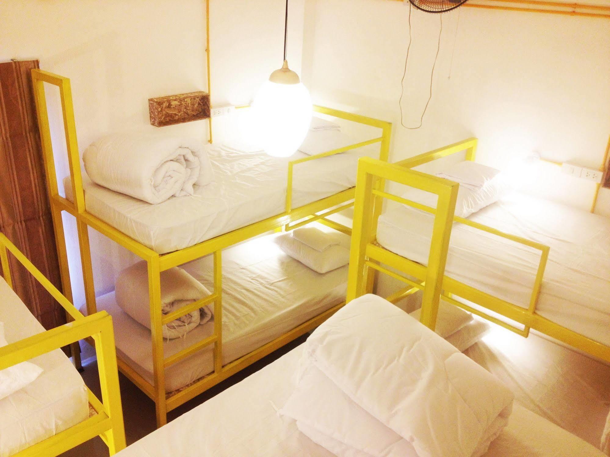 Safe And Sound Hostel Chiang Mai Exterior foto